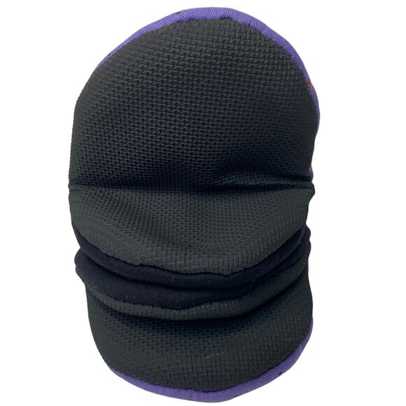 Disney's Hocus Pocus Oven Mitt Set - Picture 2 of 3